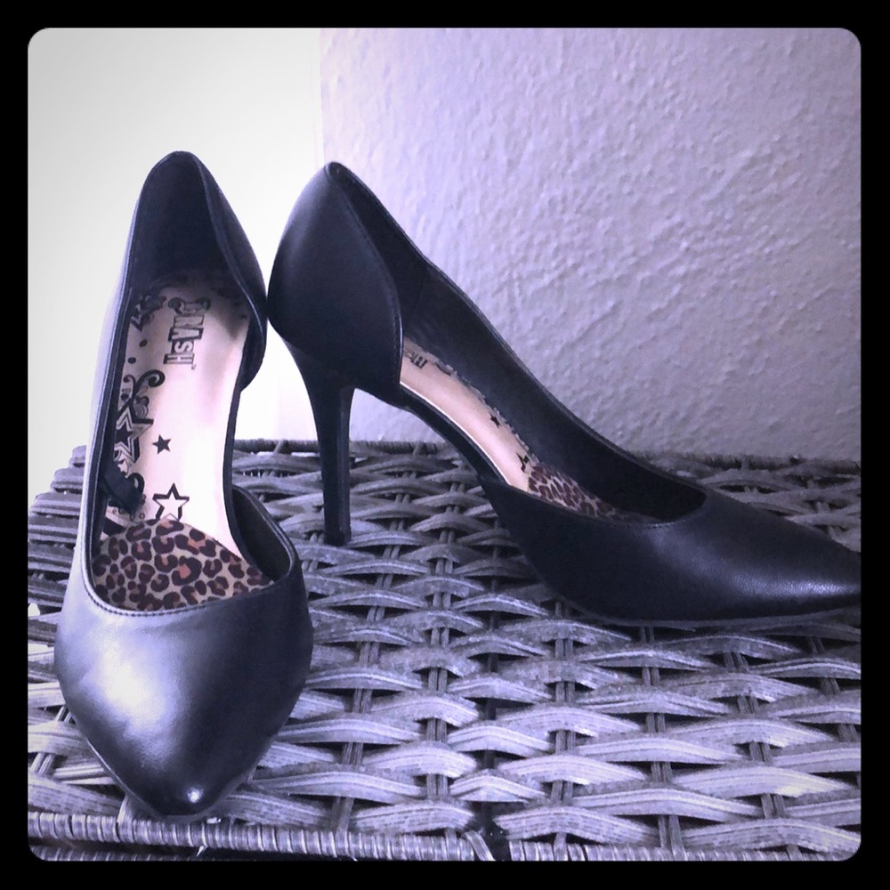 Sexy Black Brash leather heels with open arches